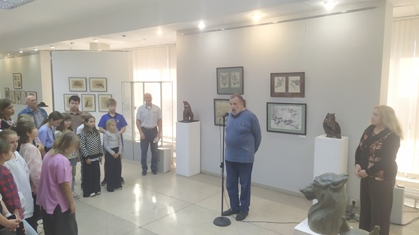 Приветственное слово куратора выставки Евгения Столярова
