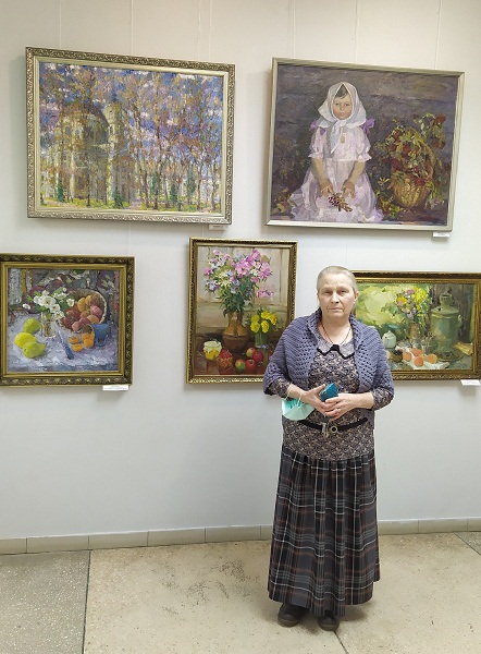 Участник выставки художник-живописец Лариса Минченко