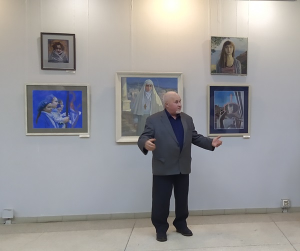 Выступление художника Сергея Бауэра на вернисаже выставки